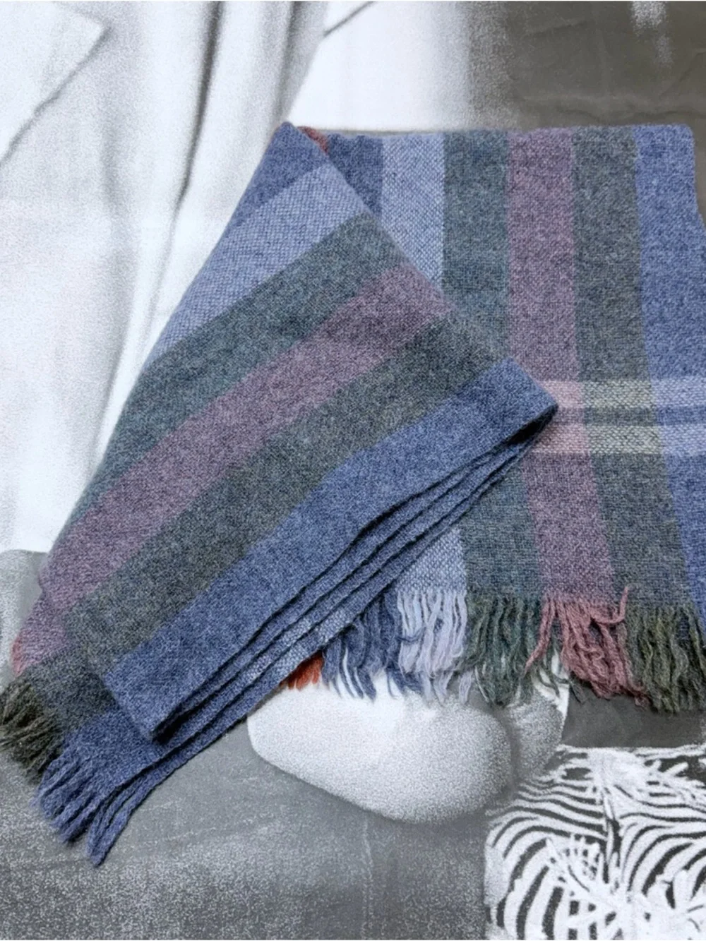 Avoca Hand Weavers 54 x 64 Pure New Wool Handwoven in Ireland Throw Blanket - Picture 6 of 6
